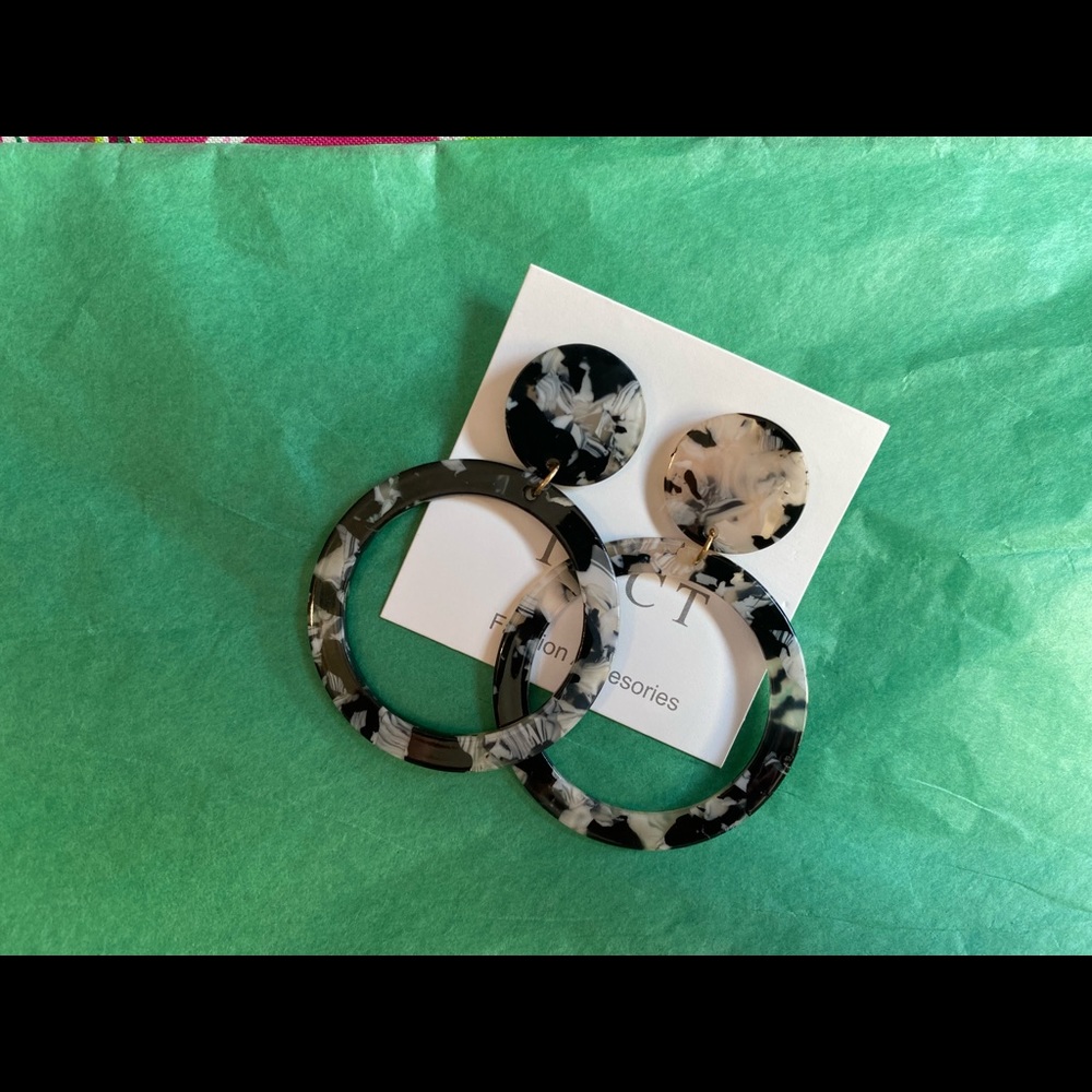 Earring Bundle - Picture 5 of 6